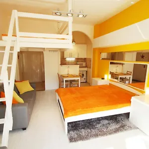  Apartment Sunny In Party District- Balcony- Ac
